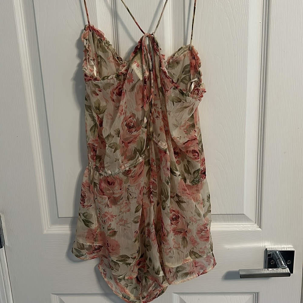 Floral Romper - Picture 4 of 7